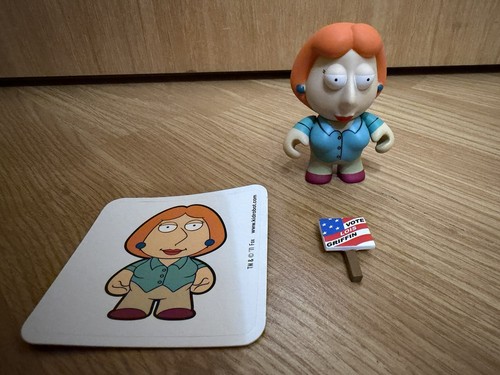 Lois griffin kidrobot family - x,