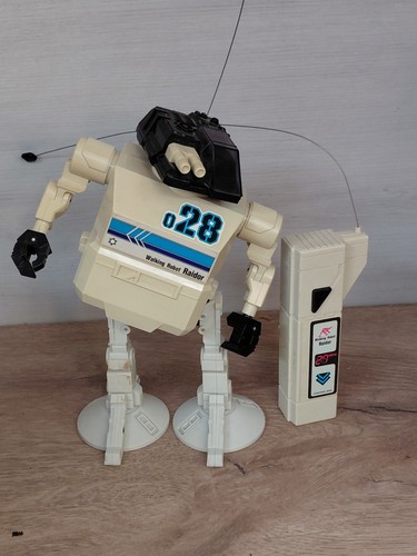 Bandai 1985 walking robot - bandai,