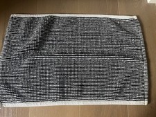 Zara Home H&M Home Set Of 2 Bathroom Mats Great Condition