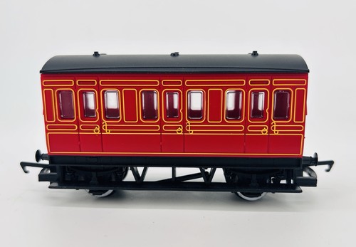 Hornby wheel coach - red,