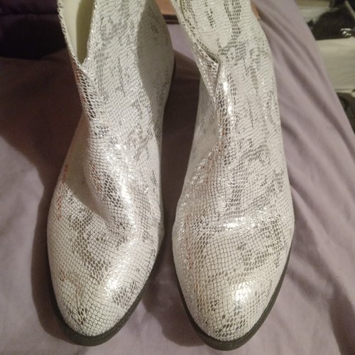 White cowboy ankle boot with - ankle,