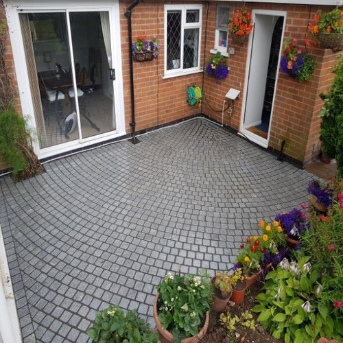 Silver granite cobbles 100x100 - silver,