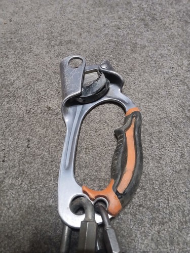 Petzl hand ascender climbing - hand,