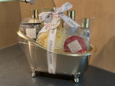 Jonas & James Winter Berry and