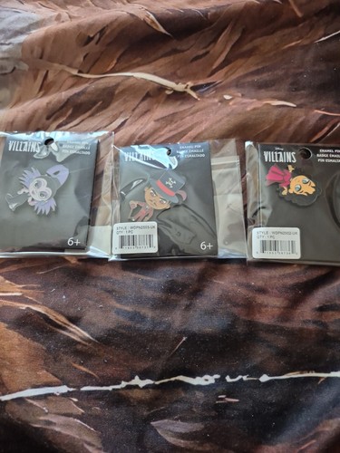Loungefly pin badges - pin, disney