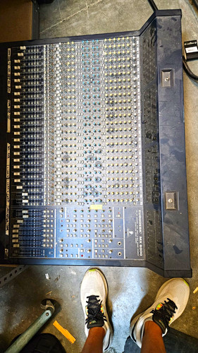 Behringer eurodesk mx9000 - behringer,
