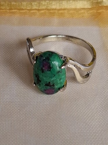 Beautiful oval green - oval, pink