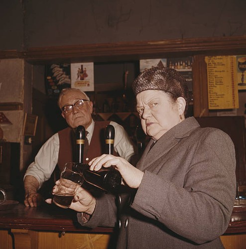 Violet carson who - who, plays