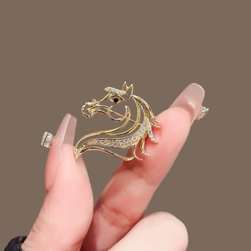 Simple exquisite hollow - exquisite, horse
