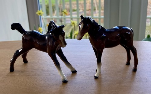 Beswick small horse and foal - horse,