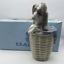 Lladro Figurine "Dog in the