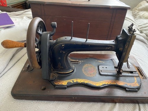 Antique singer sewing maching - singer,