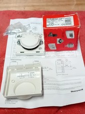 Honeywell T6360 Central Heating Room. Thermostat T6360B1069 / tamper proof cover