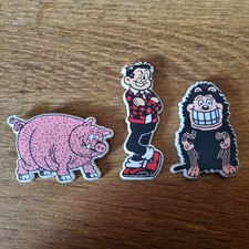 Beano Rasher Gnasher Plug Brooch Badge Pin Plastic Set