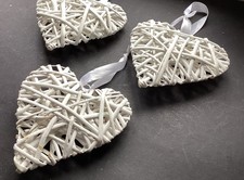 White wicker hearts wall - 3x,