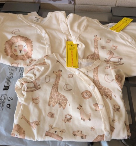 Pack brand new baby grows - of,