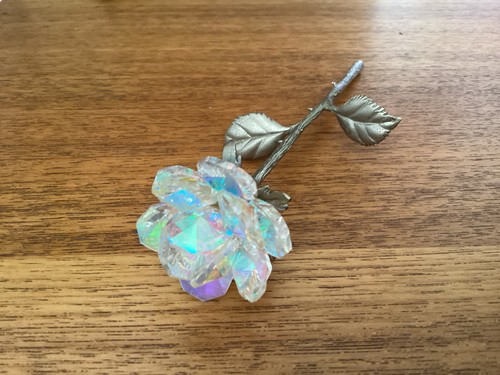 Lovely vintage crystal flower - lovely,