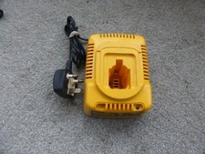 Dewalt DE9116, Battery Charger, 18v. 60 mins Fast Charger.