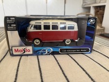 Maisto Volkswagen Van Samba