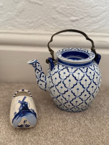 Vintage old taiwan teapot - old,