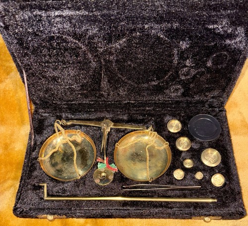 Vintage brass jewellery scales - vintage,