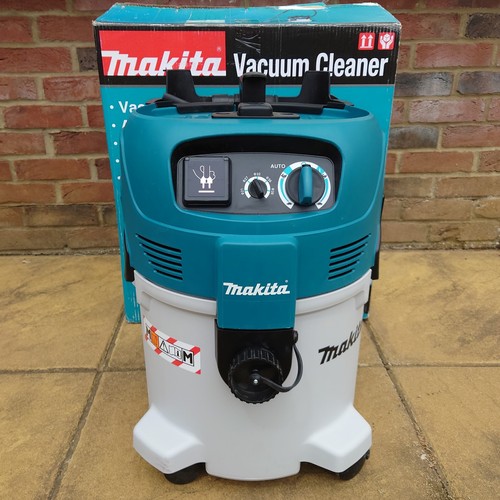 Makita vc3012m 240v - 240v, dust