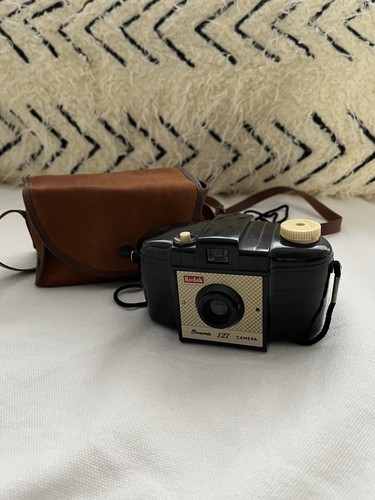 Vintage kodak brownie camera - brownie,