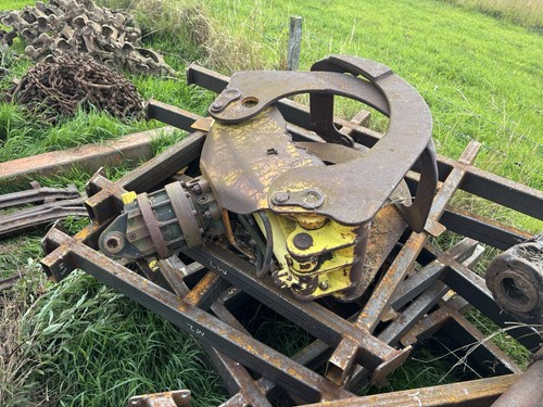 Timber grab and rotator - and,