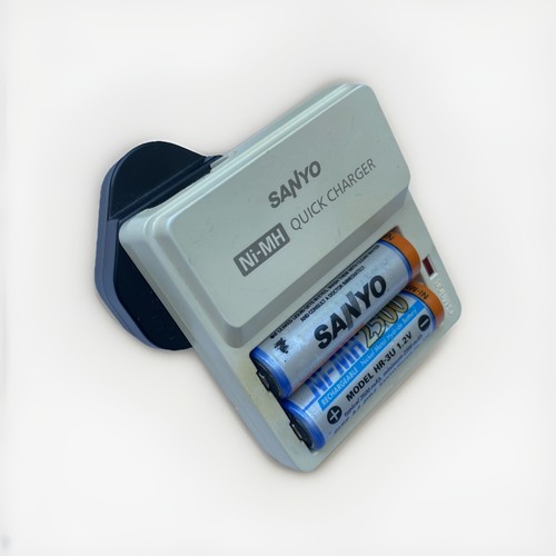 Sanyo quick charger - sanyo,