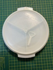 TUPPERWARE SUZETTE WITH HANDLE