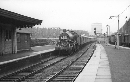 Ealing train station - train,