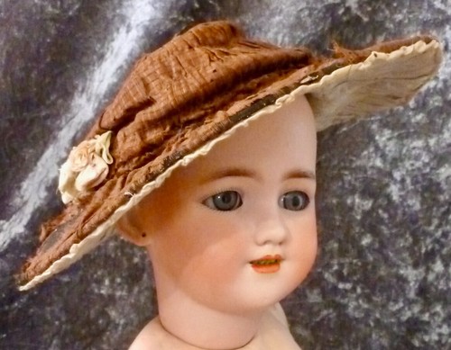 Old hat for antique - for,