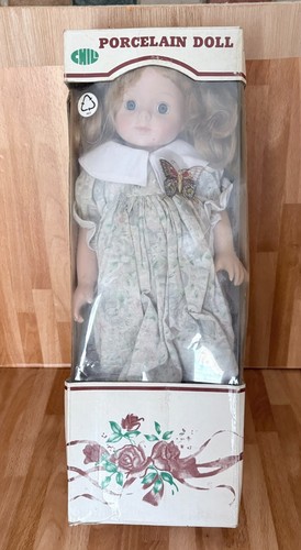 Vintage chic porcelain - chic, doll