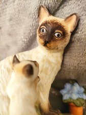Siamese Cat With Kitten Porcelain Figurine