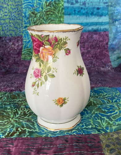 Lovely royal albert - lovely,