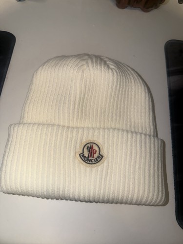 White moncler benaie beanie - white,