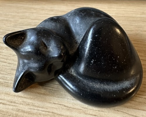 Sleeping cat sculpture signed - sculpture,