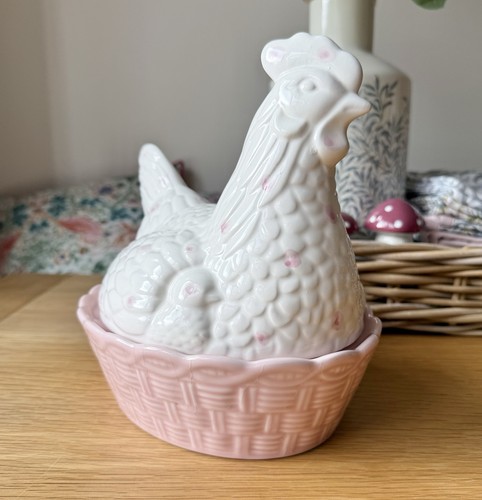 White pink spot hen - pink, on
