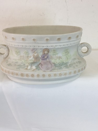 Lladro 5268 center piece - center,