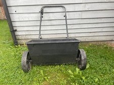 grass seed / fertiliser spreader