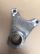 SUZUKI GSXR600 GSXR 600 SRAD 1997-2000 BACK REAR BRAKE CALIPER MOUNT BRACKET