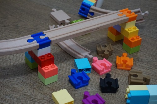 Train track adaptor connect - train,