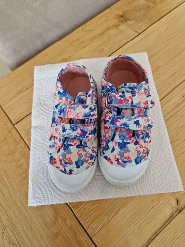 Youngs girls size easy - youngs,