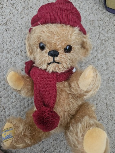 Merrythought bear replica of - ,