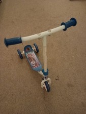 Small Childs Scooter Frozen