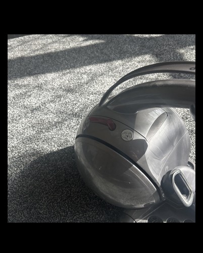 Dyson dc28c vacuum cleaner