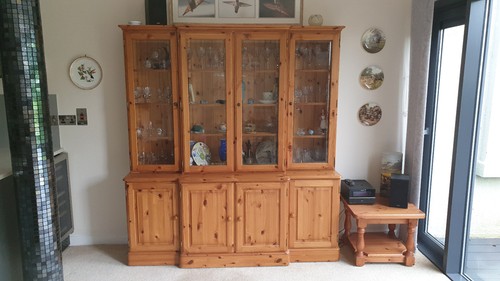Beautiful solid pine dresser - beautiful,