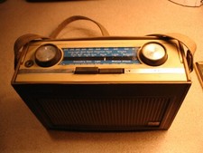 MURPHY B813 RADIO 1960 s WITH ORIGINAL  LEATHER  CASE AND PP7 BATTERY FLAT
