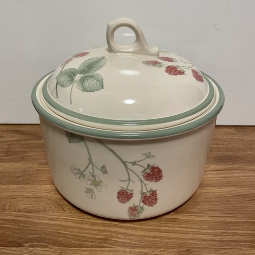 Wedgwood raspberry cane - wedgwood, cane"