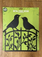 Metal garden fence bird décor - metal,